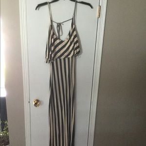 Maxi dress. Stripped crepe and gray.